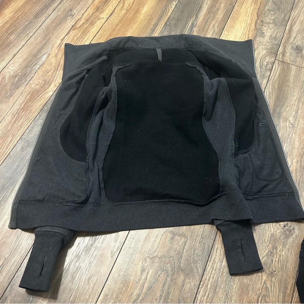 Lululemon Jacket - Picture 7 of 9